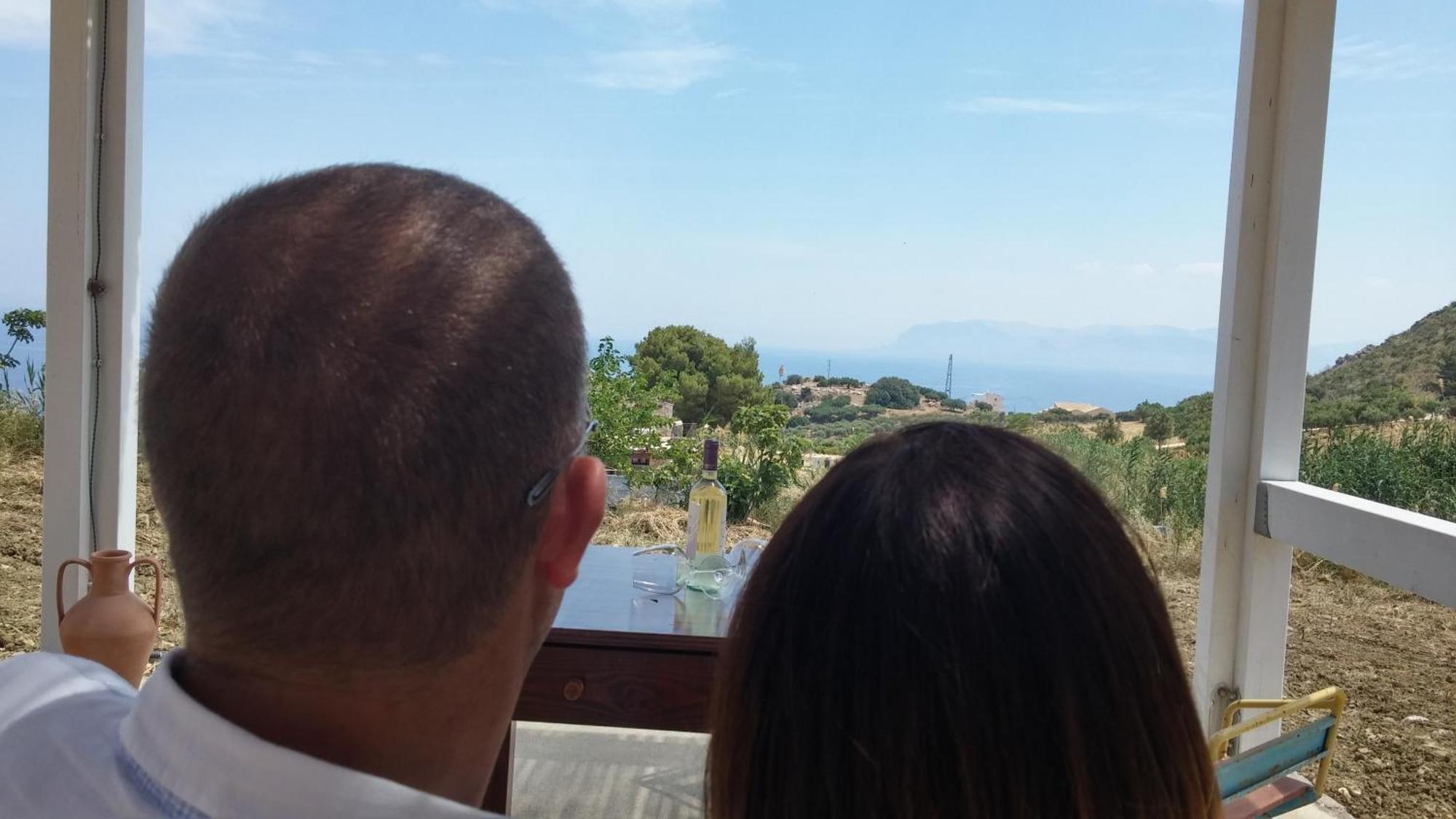Anna E Cantina Vito Vicinissimi Riserva Dello Zingaro