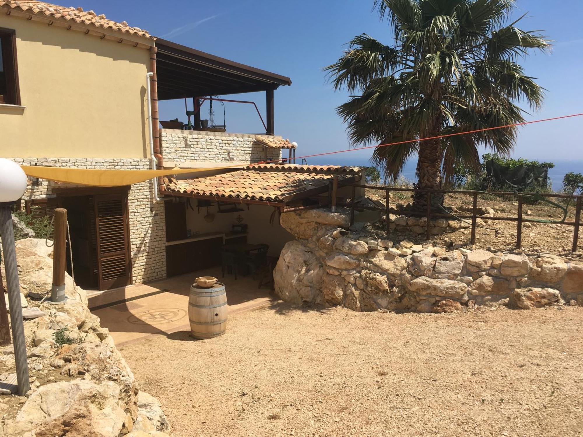 Anna E Cantina Vito Vicinissimi Riserva Dello Zingaro *