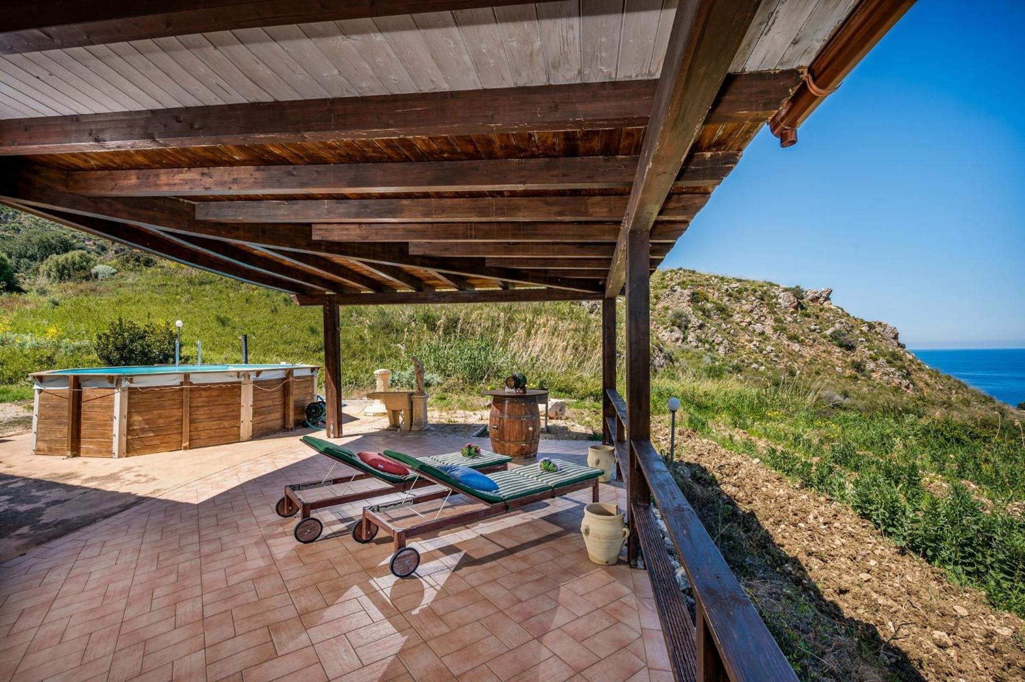 Anna E Cantina Vito Vicinissimi Riserva Dello Zingaro * Scopello (Sicily)