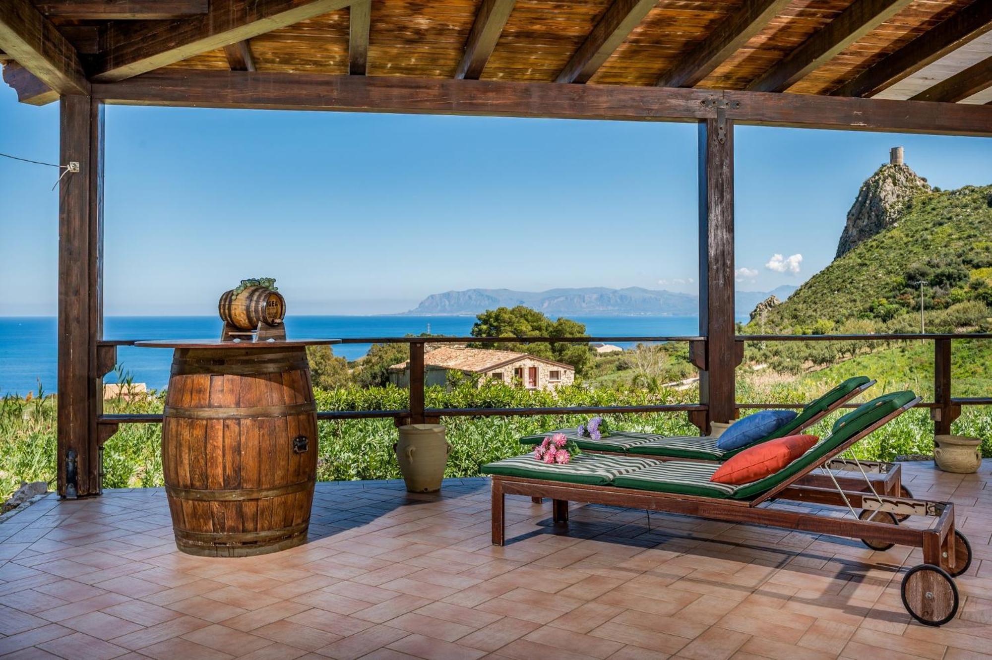 Anna E Cantina Vito Vicinissimi Riserva Dello Zingaro Holiday home Scopello (Sicily)