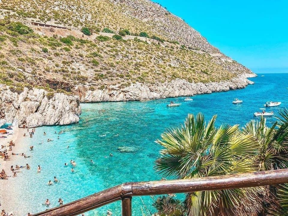 Anna E Cantina Vito Vicinissimi Riserva Dello Zingaro