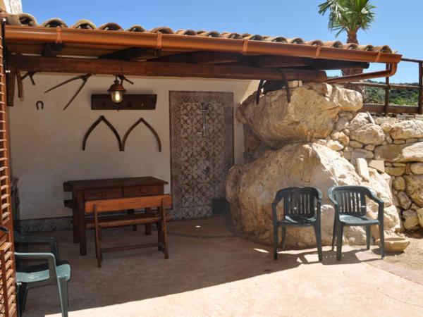 Anna E Cantina Vito Vicinissimi Riserva Dello Zingaro * Scopello (Sicily)